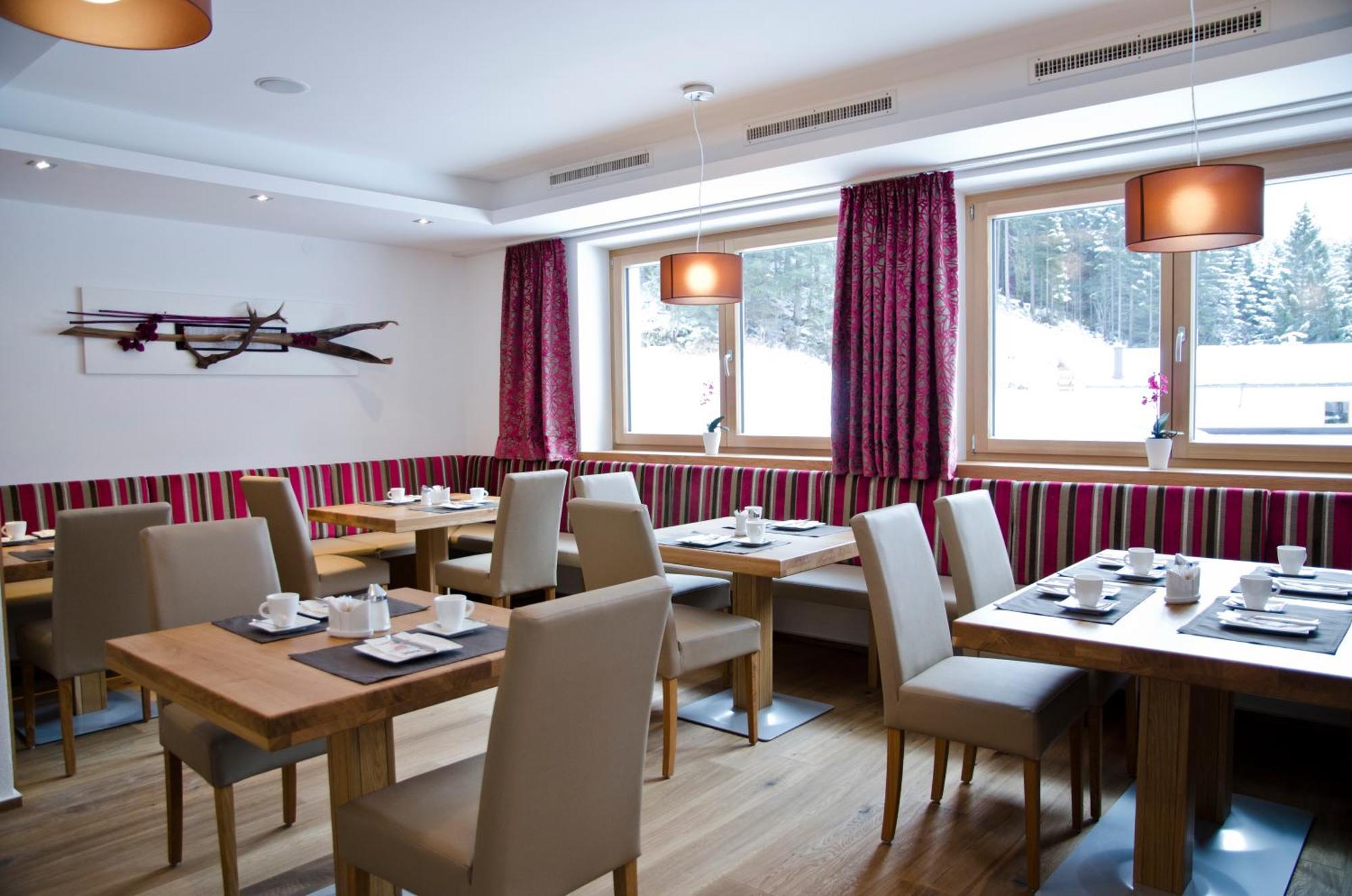 Hotel Garni Alpenland Ischgl Exterior photo