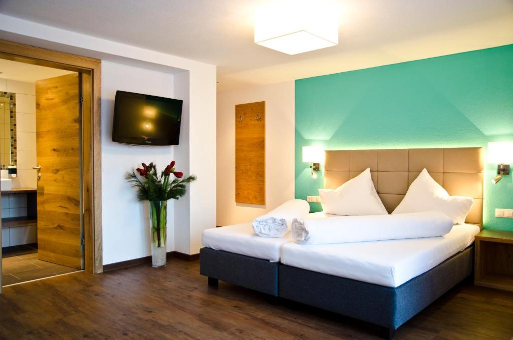 Hotel Garni Alpenland Ischgl Room photo