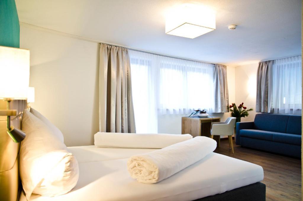 Hotel Garni Alpenland Ischgl Room photo